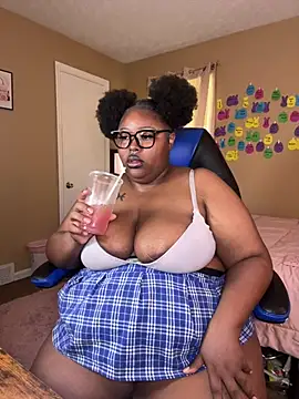Chocolatebunnyxx96 webcam