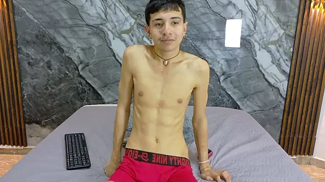 NoahWalker__ webcam