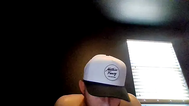 Tallhungcloudyyy webcam