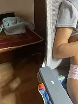 Mina048 webcam