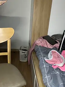 ZyKbaeseductive webcam