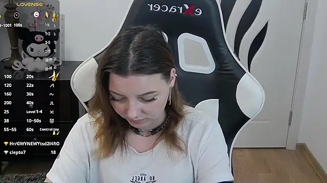 pretty_little_thing webcam