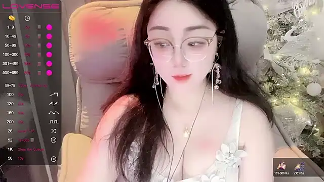 Monica-666888- webcam
