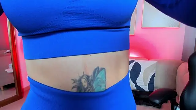 _Nicoletteshea_ webcam