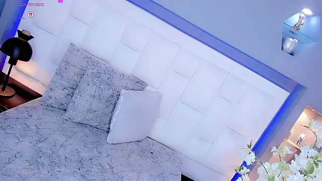 Nauthy_girl live cam