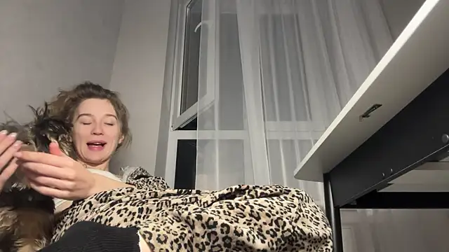 MissEvelynGlow webcam