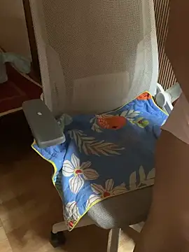 Mina048 webcam
