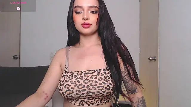 sophialorens_s webcam