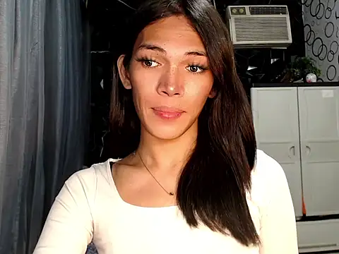 GORGEOUS_CARMEE webcam