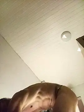 AthleticWomenizer2 webcam