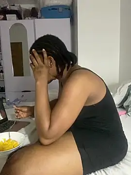 PrettyNina77 webcam