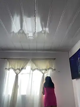 marianahb-e (F young) - Dildo in pussy