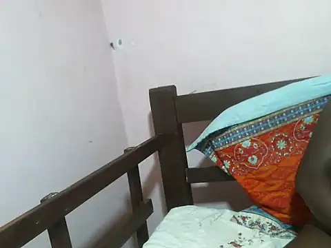 Horny-quen webcam