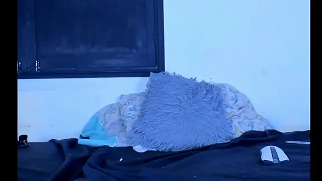 Kora_Red69 webcam