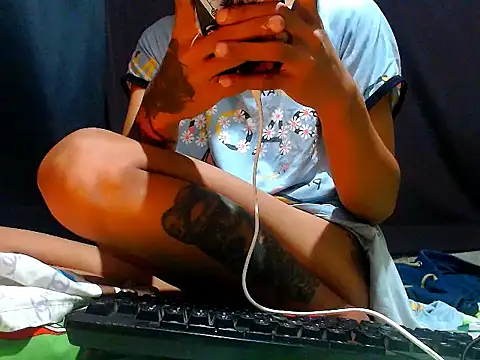 AwesomeMistress_Bigcock webcam