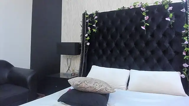 MeganNightt live cam