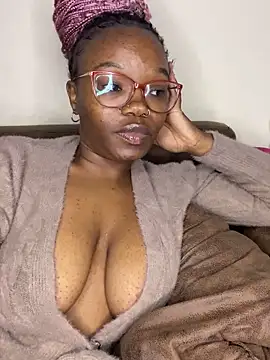 YummyMelanin117 webcam