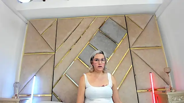 CarolinaGlamour webcam