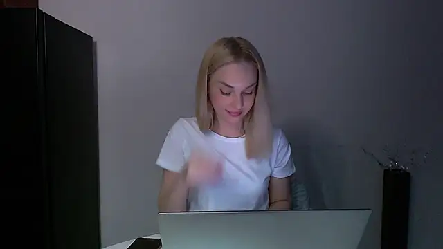 Lia_noo_regrets webcam