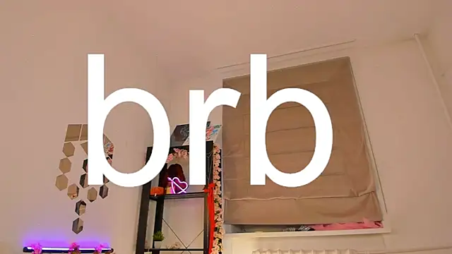 WarmAtEdges webcam