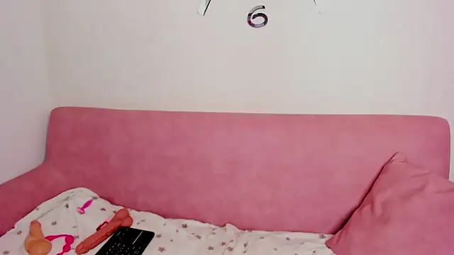 CoralineRed webcam