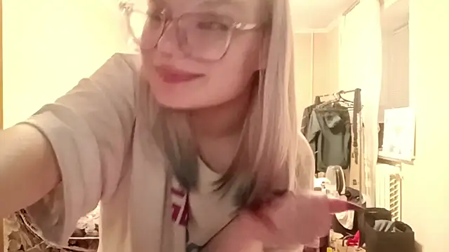 Lina_lower webcam