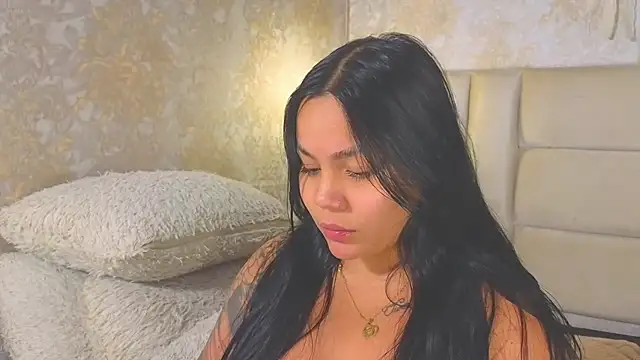 EmilyQueen3x webcam