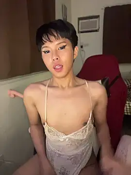 Luxxara Live Webcam on Stripchat