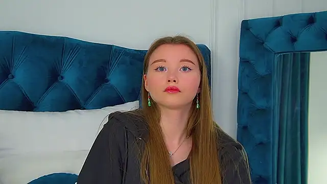KeiraAsti webcam