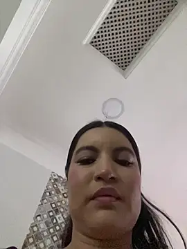 Pretty_Julieta webcam