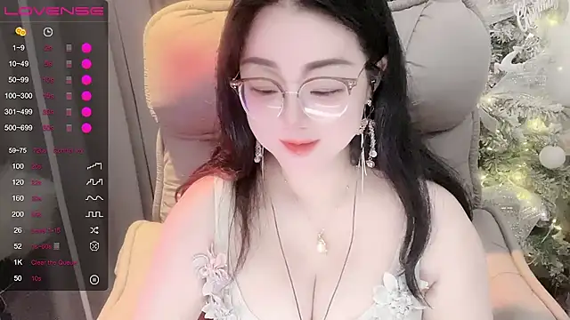 Monica-666888- webcam