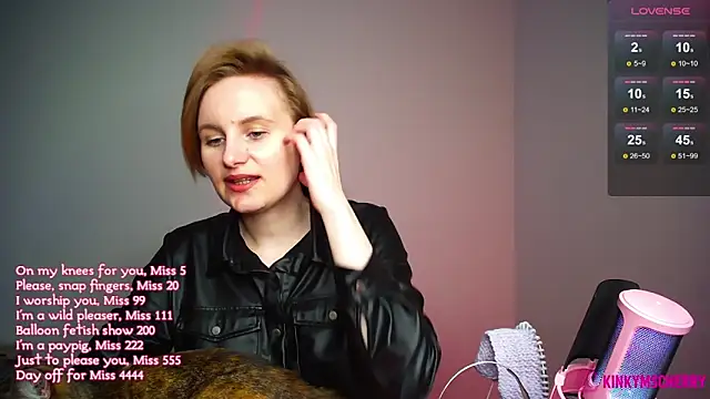 KinkyMissCherry webcam