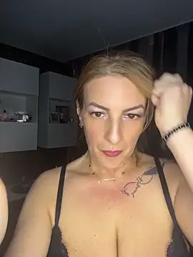 Hot-Milf4U webcam