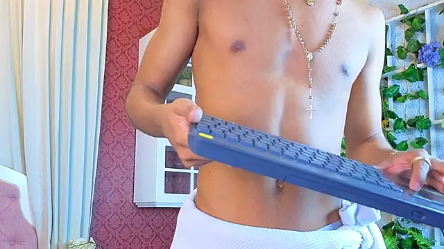 AlanCutee webcam