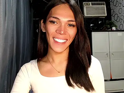 GORGEOUS_CARMEE webcam
