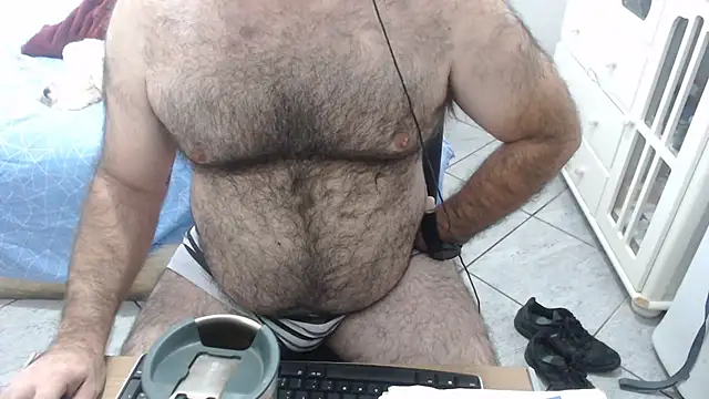 MysterBearMG webcam