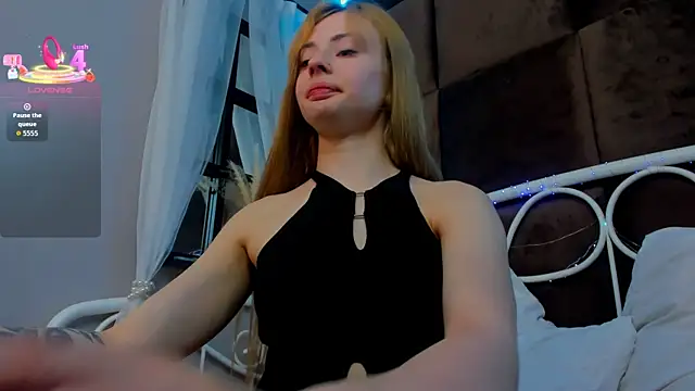 PollyMillees webcam