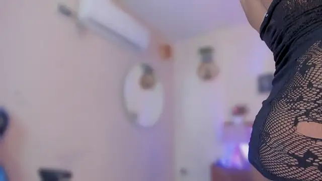 YariRose webcam