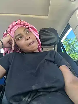 TheRealOshunQueen webcam