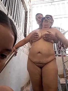 HOTANDSKINNY webcam