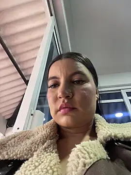 Pretty_Julieta webcam