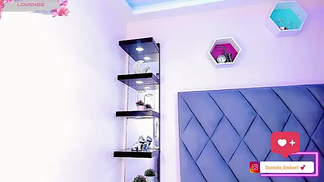 Amira_Ember webcam