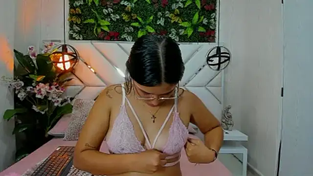 Janett_Moore webcam