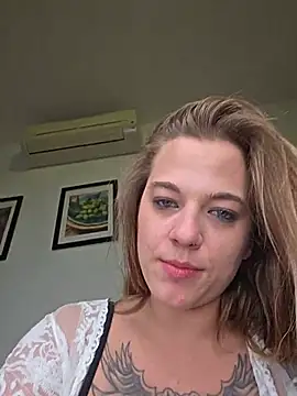 Luna_Lynn webcam