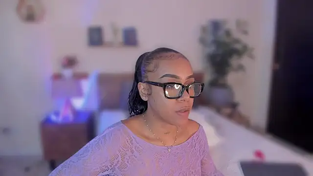 YariRose webcam