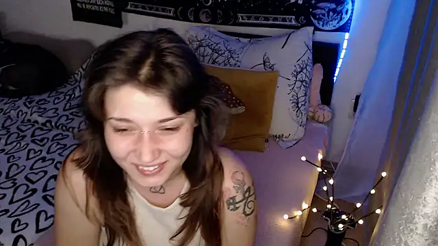 AlienforTwenty webcam