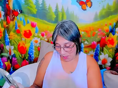 indianroxy webcam