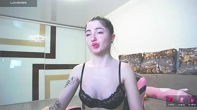 Luxuryalma live cam