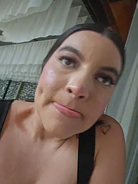 Pretty_Julieta webcam