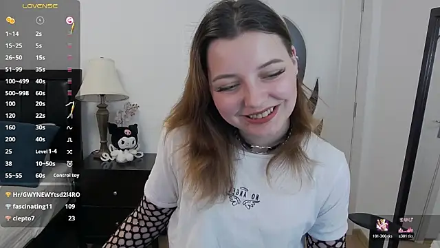 pretty_little_thing webcam